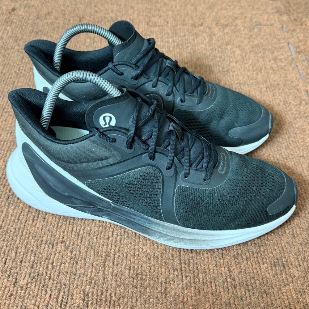Lululemon Blissfeel Running Shoes Womens 10 Black White Sneakers LW9EF1S gym fit